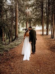 Matrimonio abiti cerimonia motivi 2021. Matrimonio Ottobre Ecco Perche E Meglio Sposarsi In Autunno Stylight