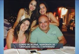 Sua namorada, allana de moraes, de 19 anos, morreu no local. Allana Com A Familia Cristiano Araujo Namorados Fotos