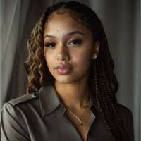 Lisa Stansberry's Instagram, Twitter & Facebook