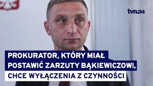 Miał stawiać zarzuty Bąkiewiczowi, chce wyłączenia z czynności. "Motywy  przekazał w uzasadnieniu"
