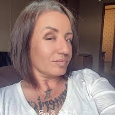 Does anyone know of elderly hoarding house cleaners?