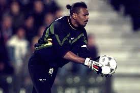 Lille-PSG: Bernard Lama au coup d'envoi. Sport Football - Ligue 1 ...