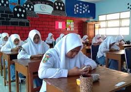 Check spelling or type a new query. Berani Beda Sma Ini Gunakan Smartphone Untuk Ujian Siedoo
