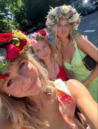 LOOKING FOR HOUSING 2025-2026 SCHOOLYEAR Hi everyone! Me and my friend  Carla Erdegard are looking for housing in IV for the 25-26 school year! We  are both international students from Sweden and