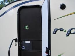 It comes with preassembled solar panels, racking, charge controller, batteries and output inverter. Our Frog Mascot Vintage Trailers R Pod 179 R Pod