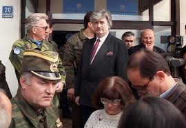 He was a founding member of the sds serbian democratic party and served as its president from 12 july 1990 to 19 july 1996. Mladic Y Karadzic Descifrando La Guerra