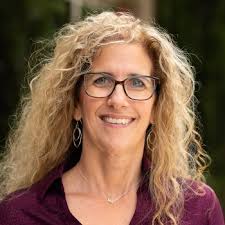 Kathy Dauenhauer's Instagram, Twitter & Facebook