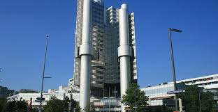140,000 m 2 (1,507,000 sq ft) lifts/elevators. Hypo Haus In Munich