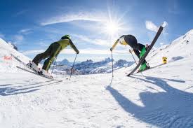 Dati aggiornati ogni giorno sull'apertura degli impianti di risalita e sui chilometri di piste aperte nei vari comprensori sciistici neve comprensori, neve piste da sci, bollettino piste, innevamento piste, funivie aperte e stato della neve nelle stazioni sciistiche, bollettino neve. Impianti Sci Beffa Per L Alto Adige Via Libera Del Cts Per L Apertura Ma Solo In Zona Gialla