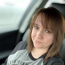 Leola Andrews's Instagram, Twitter & Facebook