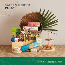 In malaysia, marks & spencer currently has seven outlets in kuala lumpur and johor bahru. Marks Spencer Hari Raya Hampers Promotion Loopme Malaysia
