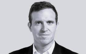 Si Trump quiere Groenlandia sólo por los minerales, no es algo muy  inteligente”: entrevista a Ed Conway