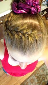 When your hair is too long to count as a pixie cut, yet too short to earn you a spot in the guinness world records, you're in the ideal zone for trying out. Pin On Hair Joy