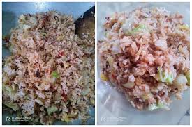 Anda dapat menemukan bumbu nasi goreng instan dengan beragam rasa yang enak, seperti rasa kecap, pedas, hingga seafood. Cara Untuk Membuat Nasi Goreng Ikan Rebus Yang Sangat Nostalgia Kenyang Anda Pasti Bertahan Lama My Resepi