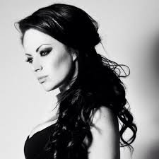 Elle Jay's Instagram, Twitter & Facebook