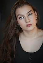 Mia Reich's Instagram, Twitter & Facebook