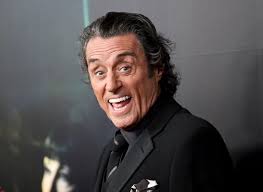 Ian McShane's hit series Lovejoy is being rebooted for a new series.