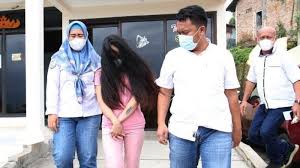 Andika kangen band membenarkan mantan istrinya, chairunnisa digerebek polisi karena terlibat kasus narkoba. Ryva0igmvvkbam