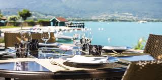 Cottage Bise Restaurant Gastronomique Au Bord Lac Annecy Talloires
