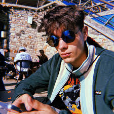 Are there live-in housekeeping jobs available near Queensland, Australia?