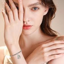 Stacey Brooker's Instagram, Twitter & Facebook