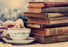 O escritor viveu em um momento de transição entre a idade média e o renascimento, percebendo assim as mudanças sociais e enchendo suas obras de. Literatura No Enem Antologia Do Teatro E Obras De Gil Vicente