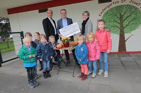 Geldubergabe An Den Kindergarten Schelsenlenders Gartencenter