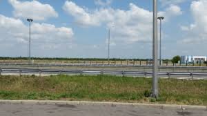 Orasul este situat in depresiunea intracolinara a bazinului superior al raului arges si este inconjurat de dealurile si muscelele sudice ale muntilor. Pe Unde Va Trece Autostrada Sibiu Pitesti Traseul Final A Fost Avizat Mobile