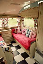 Interieur De Caravane Comment L Amenager Caravan Interior Vintage Caravans Vintage Caravan