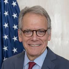 Aaron Garfield's Instagram, Twitter & Facebook