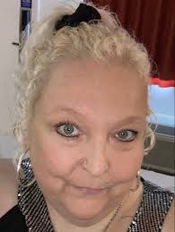 Andrea Holmquist's Instagram, Twitter & Facebook