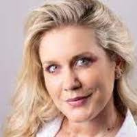 Phoebe Waters's Instagram, Twitter & Facebook