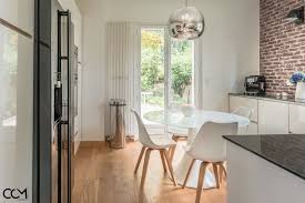 Demeure De Charme Cuisine De Charme Laquee Blanche Avec Plan De Travail En Quartz Noir 12mm Realisation Carpintaria Ccm Montgeron
