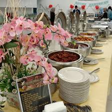 Selasa, 11 desember 2012 diatur dengan rapi di atas meja buffet atau meja perasmanan yang berukuran panjang dan para berdiri di belakang meja buffet selama jamuan makan berlangsung. Hidayah Catering And Canopy Starting From Rm2 300 For 100 Pax Vmo
