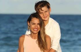Se trata de una propiedad de tres pisos, 360 por eso, la prensa trasandina la ha catalogado como una mansión y pampita se querría deshacer de ella producto de la crisis económica. Esto Respondio El Hijo De Pampita Y Benjamin Vicuna Sobre Sus Padres