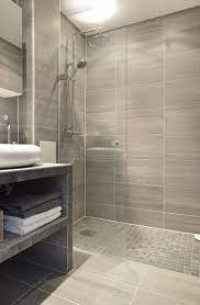 Esempio Di Rivestimento In Gres Porcellanato Formato 30 60 O 20 80 Cm Alle Pareti E Mosaico A Pavimen Arredamento Bagno Disegno Bagno Arredamento Piccolo Bagno