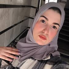 Hiii this is manar 🌸 ودي صورتي وانا حزينه ومضروبة علي وشي ونازله مشوار  تقيل ع قلبي 🙂🙂🙂🙂 ودي مرطباتي في الشتا عشان الاشف 😂😂 قصدي الجفاف يعني  🙈 طبعا كلنا عارفين