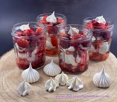 Pavlova Aux Fruits Rouges En Verrine Les Delices De Mimm Pavlova Fruits Fruits Rouges