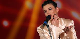 Elodie,in gara al festival di sanremo 2020 con andromeda,racconta che a tranquillizzarla prima dell'esibizione è stata emma marrone. Sanremo 2020 Emma Marrone Confermata Tra Gli Ospiti