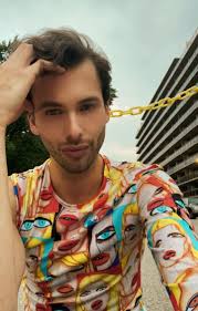 Chat With Les: Calvin Cox