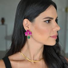 Vem conferir as peças mais vendidas da Anne Lima ✨ peças clássicas,  atemporais que combina com todos os estilos! Compre on-line e receba no  conforto da sua casa. www.annelima.com.br