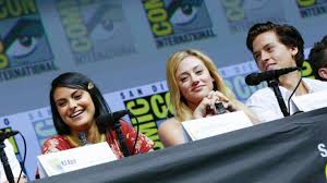 While we are talking about her performances and the actress as a whole, we want to now take you on a ride through a camila. Camila Mendes Heisser Riverdale Kampf Doch Sie Gewinnt Das Unterwasche Battle News De