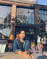 He has garnered over 480,000 followers on instagram. Danis Danial On Instagram Mon Maap Merem Merem Ga Nahan Silau Bgt Haha Afthonadi Artofit