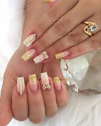 Estos diseños podrás aplicarlos en uñas de gel, uñas esculpidas, uñas de porcelana o tus uñas naturales. Ideas De Unas Decoradas Y Sencillas Unasdecoradascortas Mickey Nails Stylish Nails Christmas Nails Acrylic