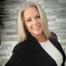 Kelly Fortin's Instagram, Twitter & Facebook