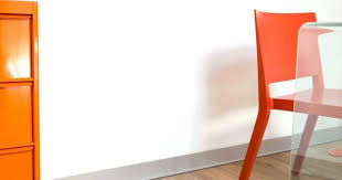Plinthe Alu Deco En Pvc Et Autocollante Facile A Decouper Et A Poser Plinthes Carrelage Decoration Maison