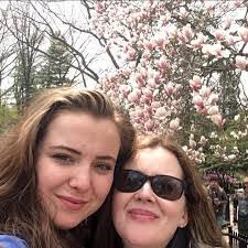 Trisha Herron's Instagram, Twitter & Facebook