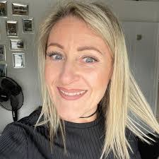 Darcie Carter's Instagram, Twitter & Facebook