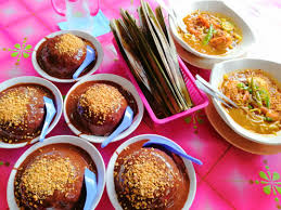 Menu makanannya juga begitu mengamit nostalgia dengan signature menu seperti nasi himpit menyongek. Food Travel Myself Tempat Makan Menarik Dan Sedap Di Sungai Buloh Selangor