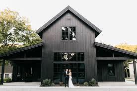 Black And White Barn Style House Fashion Forward Wedding Inspiration At Spain Ranch S Black Barn Green Wedding Shoes Barn Style House Barn House House Designs Exterior